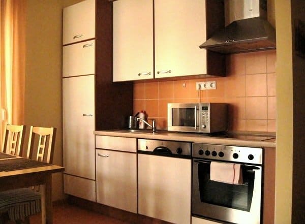 town hall apartments budapest kitchen