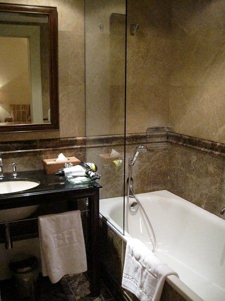 savic hotel prague bathroom