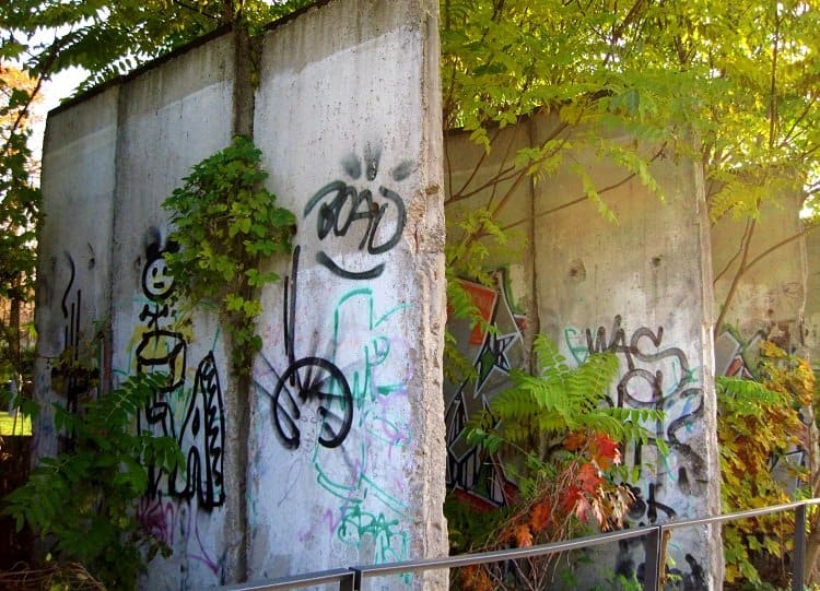 berlin wall pieces