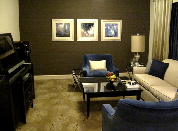 four seasons jordan suite living room