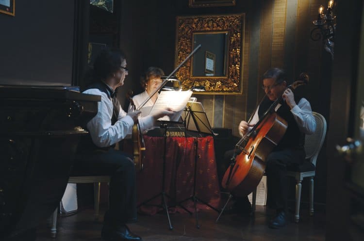 tchaikovsky tallinn restaurant musicians