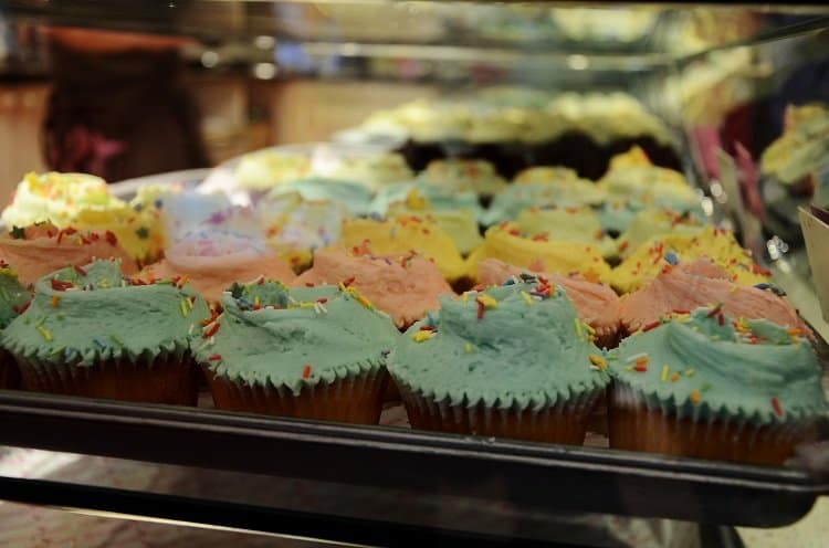 hummingbird cupcakes