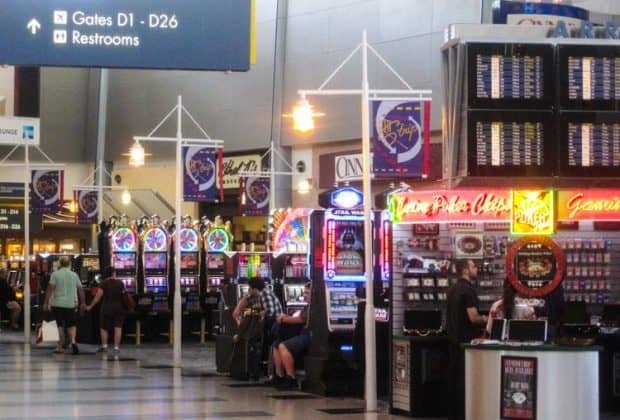 las vegas airport gambling