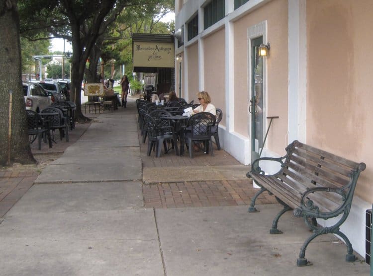 sidewalk cafe houston heights