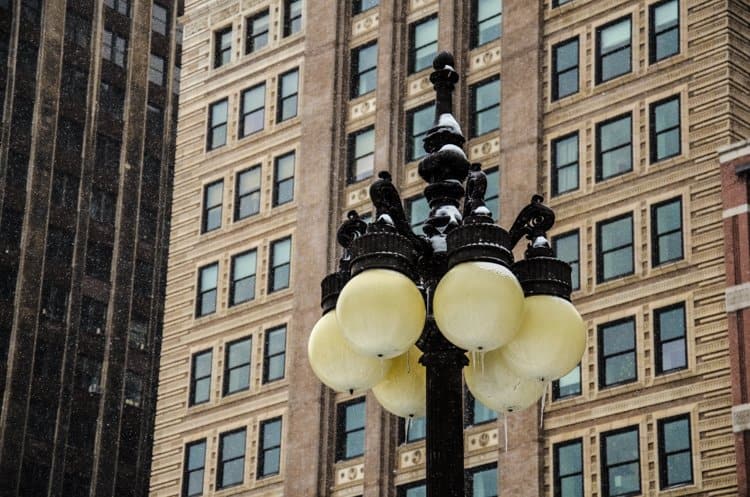 chicago lamppost icicles