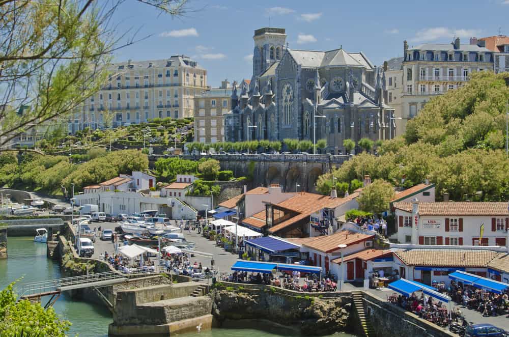 secret-places-europe-biarritz-france-57209e0073717